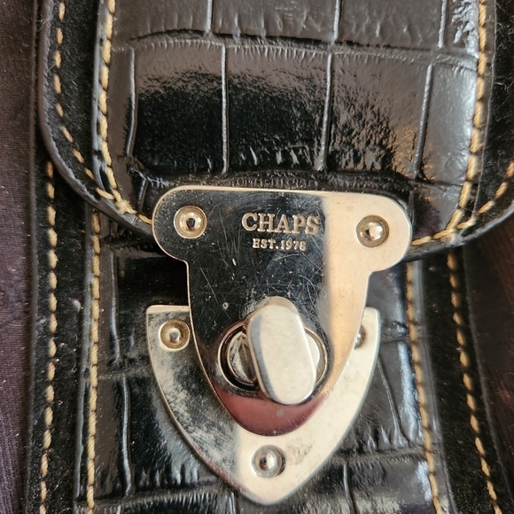 Chaps Black Shoulder Carry Zip Purse Bag With Double Mirror And Holders - Picture 4 of 16